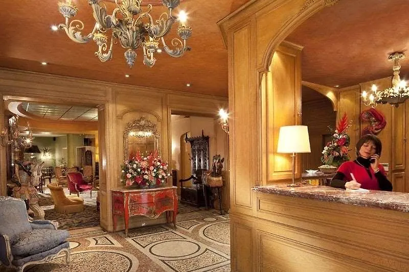 Cecilia Arc De Triomphe Otel Paris